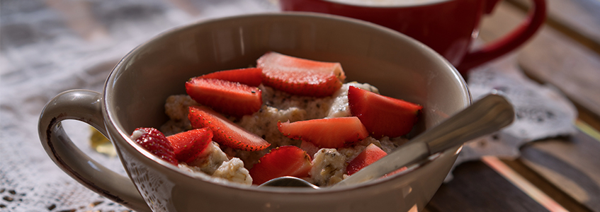 Haferflocken mit Erdbeeren