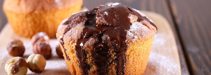 Bananen-Schokoladen- und Apfel-Nuss-Muffins