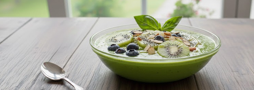 Grüne Smoothie-Bowl (mit BEAUTY DETOX)